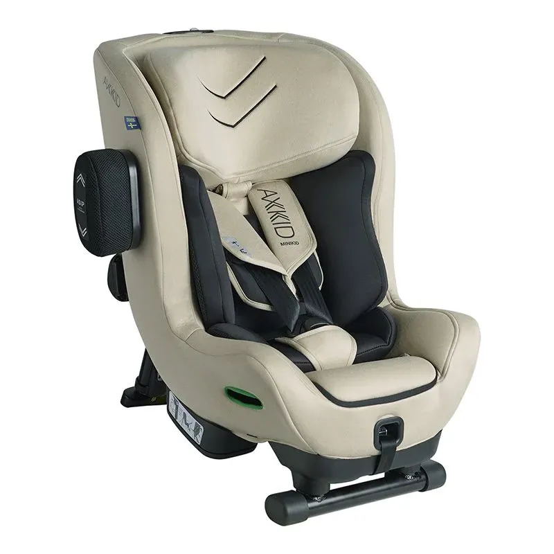 Axkid Minikid 4 är en bäst i test bilbarnstol som har en riktigt snygg design. Det är ett svenskt märke som håller hög kvalité rakt igenom.
