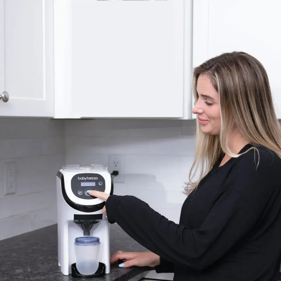 Baby Brezza Formula Pro är bästa kompakta vällingmaskin. Bra för dig med ont om plats i köket eller om du vill ha en portabel ersättningsmaskin som är lätt att ta med.