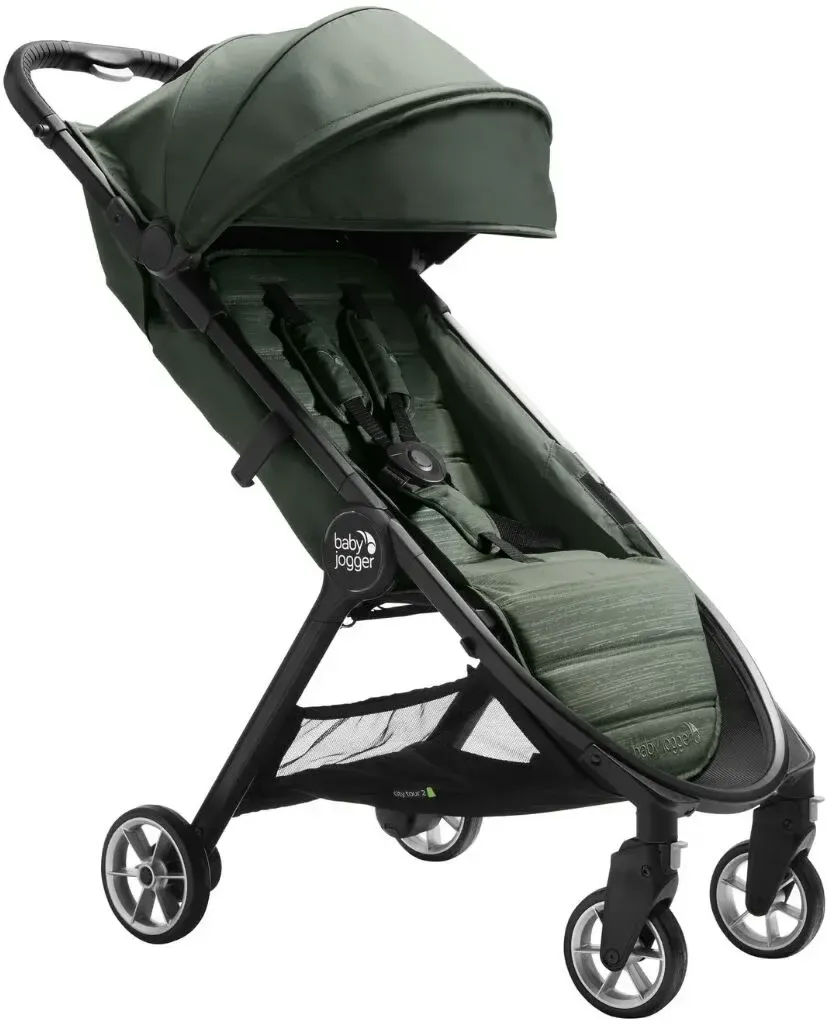 Baby Jogger City Tour 2 tillhör kategorin resevagn bäst i test enligt oss. Den uppfyller alla våra kvar på en bra och smidig vagn på resan.