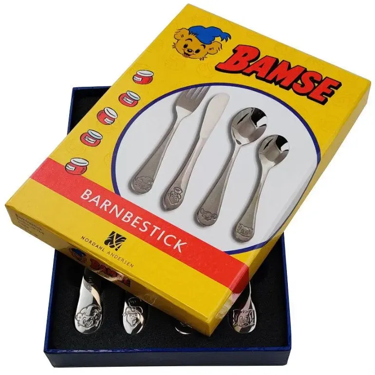 Bamse bestick med gravyr är en unik doppresent och ett starkt förslag från oss. Passar både pojkar och flickor.