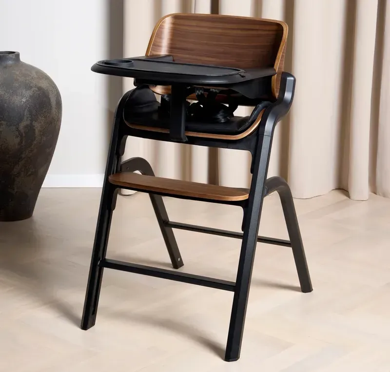 Beemoo Selection Life trä matstol för barn av hög kvalité och snygg design.