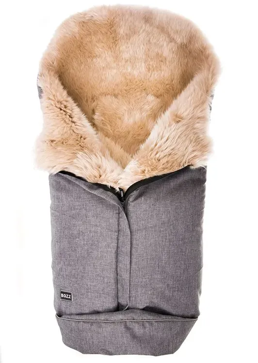 Bozz Åkpåse av lammskinn är en varm modell för höst, vår och vinter.