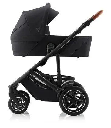Britax Römer Smile 5Z är tillhör toppskiktet i vårt barnvagn bäst i test, mycket tack vare sin stilrena design, välgjorda konstruktion och smidiga manövrering.