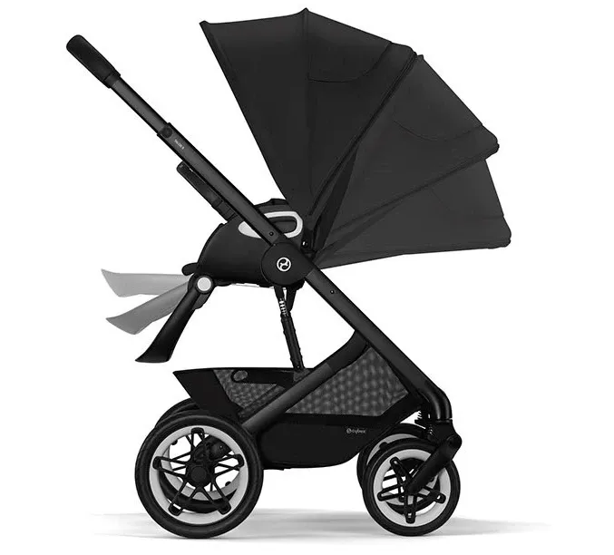 Den vändbara sittvagnen Cybex Talos S Lux från sidan. Här syns den generösa suffletten och justerbara fotstödet.