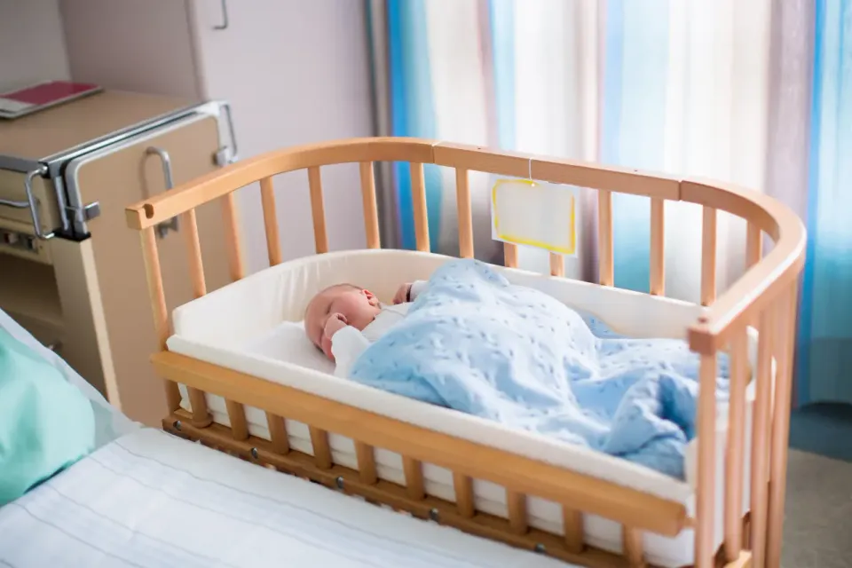 Hitta den bästa sidosängen i vårt stora test.