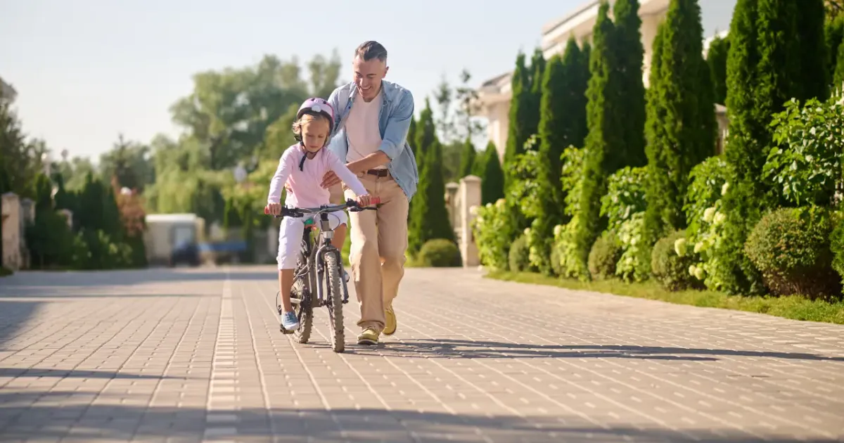 Lära barn cykla: Steg-för-steg guide med 10 tips