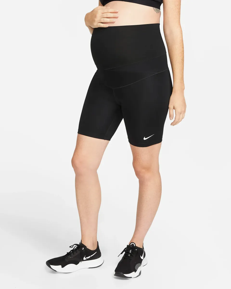 Nike One Cykelshorts för gravida passar när det är lite varmare utomhus eller när du vill träna spinning och cykel på gymmet.