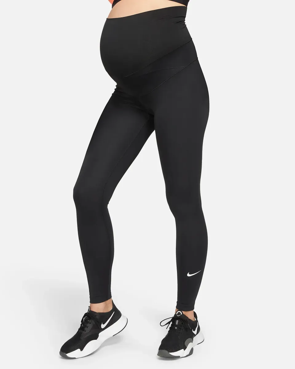 Nike One Gravidleggings ger ett optimalt stöd till magen och låter dig träna bekvämt och behagligt under hela din graviditet. Snygga träningsbyxor för någon som är gravid.