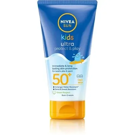 Nivea solskräm för barn skyddar effektivt mot farlig UV-strålning.