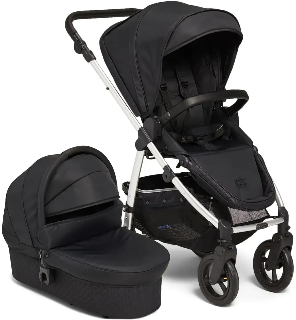 Petite Chérie Heritage är vårt val av bästa billiga barnvagn. Den har en stilren och snygg design och har god komfort för både förälder och bebis.