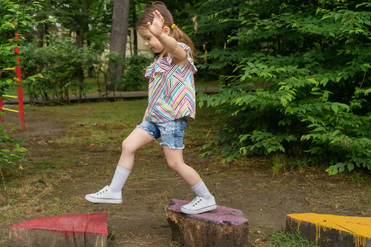 20 tips på roliga utelekar för barn - Både hemma & förskola