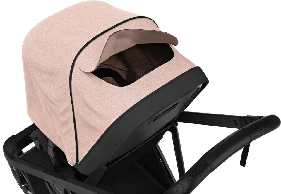 Thule Shine tittlucka som går att man kan se barnet även om man står bakom barnvagnen.